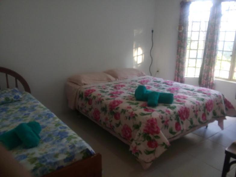 Sitio Girassol Hostel Caconde Exterior photo